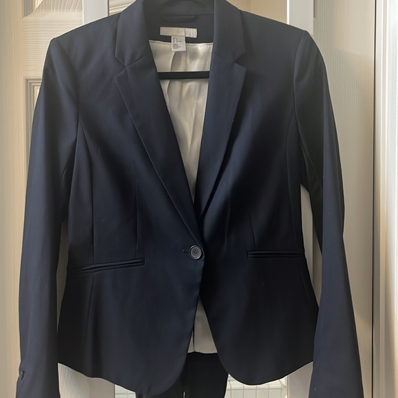 H&M. Worn once. Perfect condition. Classic Navy Women's Blazer - Picture 3 of 5